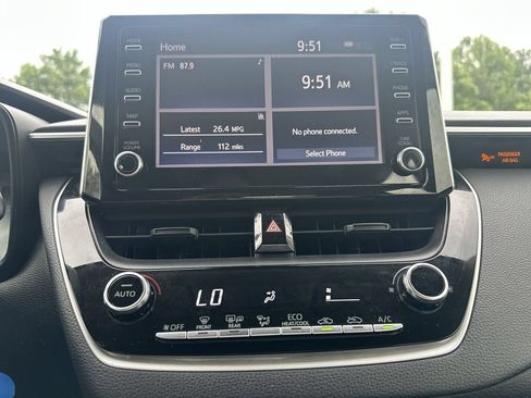 Used 2020 Toyota Corolla LE FWD image 22