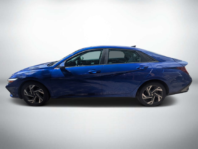 Used 2025 Hyundai Elantra Limited FWD image 7