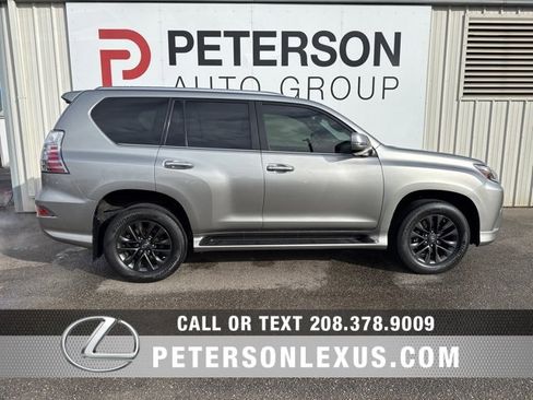Used 2020 Lexus GX 460 Premium w/ Premium Package image 2