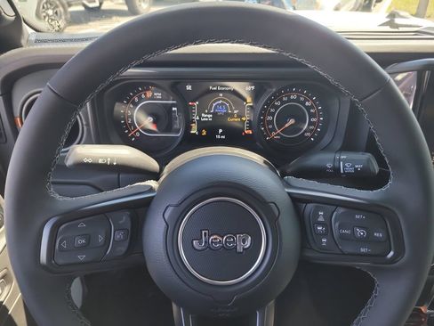 New 2026 Jeep Gladiator Mojave AWD/4WD image 32