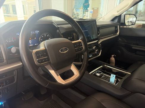 Used 2023 Ford Expedition XLT RWD image 19
