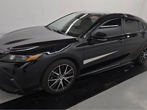 Used 2023 Toyota Camry SE w/ Convenience Package image 1