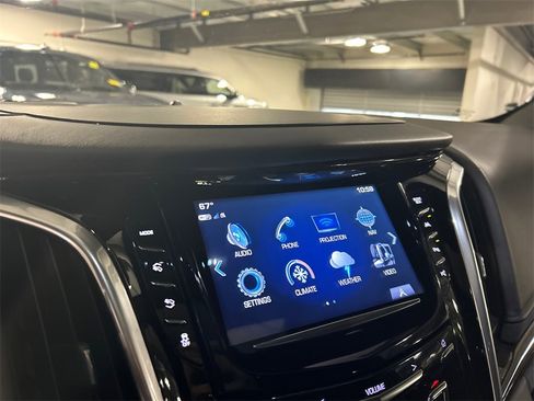 Used 2020 Cadillac Escalade Platinum image 17