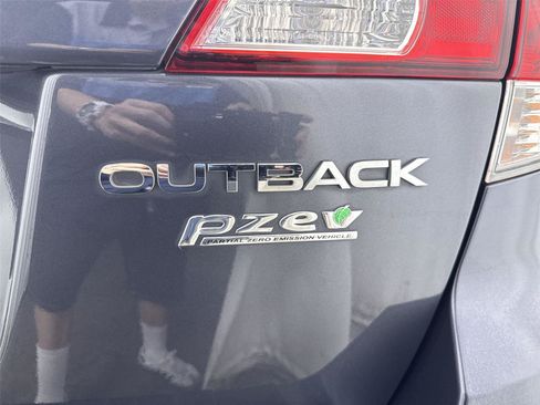 Used 2014 Subaru Outback 2.5i Limited AWD/4WD image 20