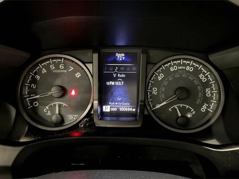 Used 2018 Toyota Tacoma TRD Sport image 21