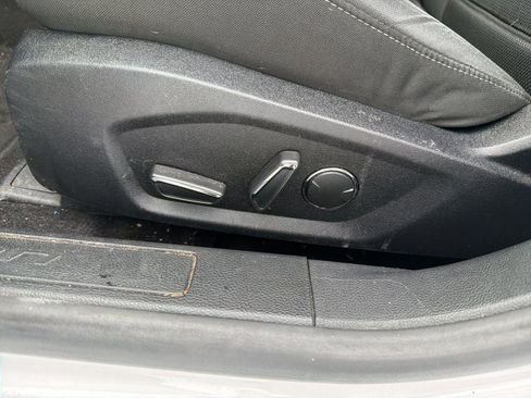 Used 2019 Ford Fusion SE image 12