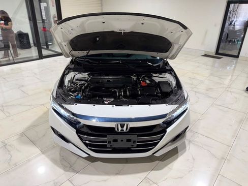 Used 2022 Honda Accord Touring image 4