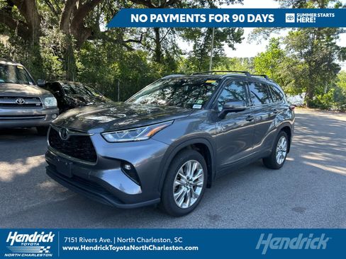 Used 2023 Toyota Highlander Limited AWD/4WD image 1