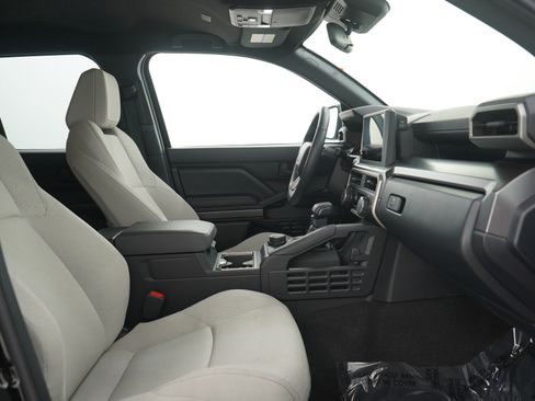 Used 2025 Toyota 4Runner SR5 image 11