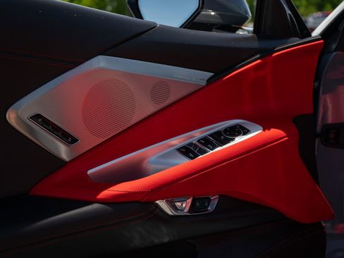 Used 2024 Chevrolet Corvette Stingray Premium Conv w/ Z51 Performance Package RWD image 33