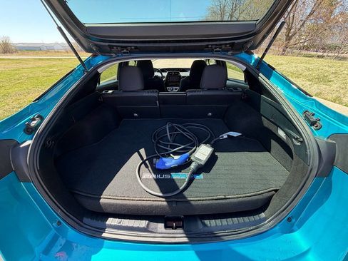 Used 2017 Toyota Prius Prime Plus w/ Carpet Mat Package image 4