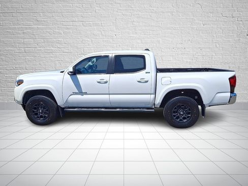 Used 2020 Toyota Tacoma SR5 AWD/4WD image 7