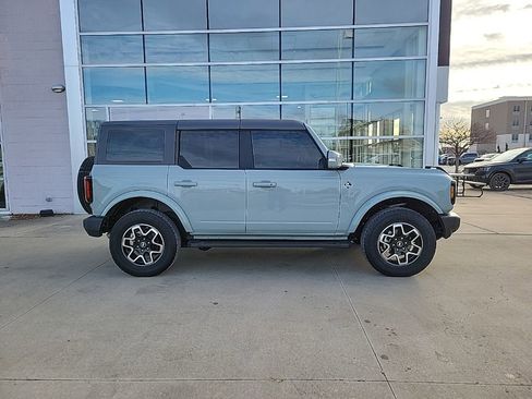 Used 2024 Ford Bronco Outer Banks image 4