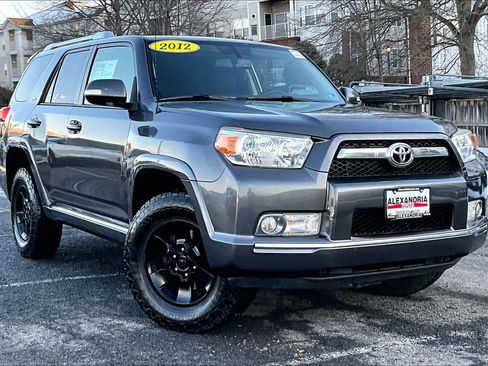 Used 2012 Toyota 4Runner SR5 w/ Convenience Pkg image 2