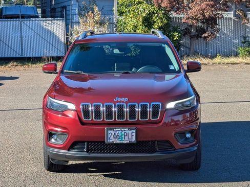 Used 2019 Jeep Cherokee Latitude Plus w/ Comfort/Convenience Group image 8