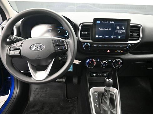 New 2025 Hyundai Venue SE FWD image 11