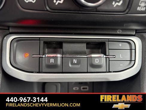 Certified 2023 GMC Acadia SLT w/ Technology Package image 25