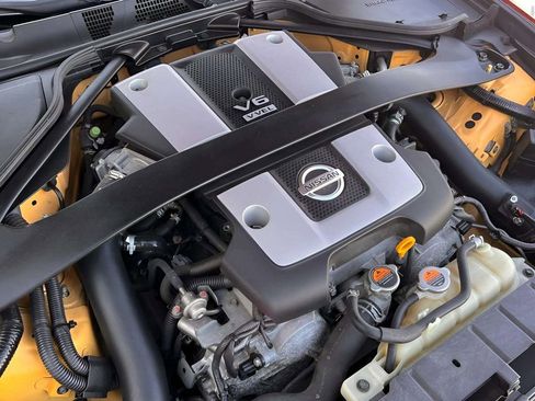 Used 2018 Nissan 370Z Coupe RWD image 26