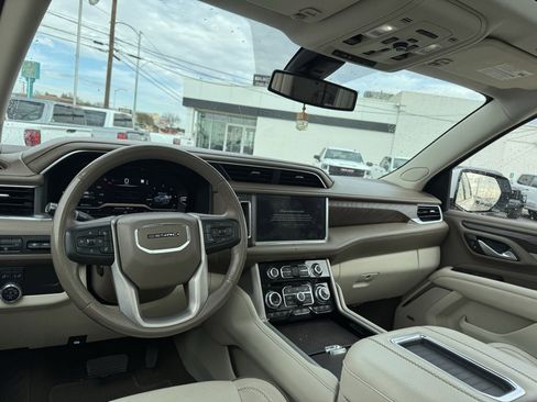 Used 2022 GMC Yukon Denali image 3