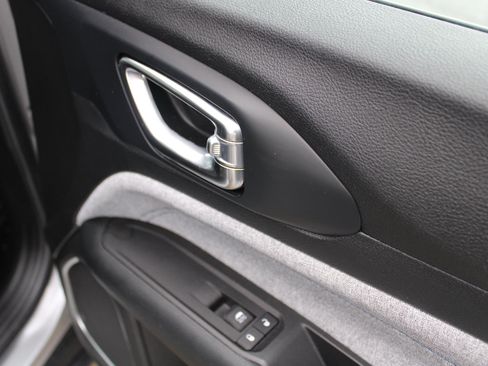 Certified 2022 Jeep Compass Latitude image 12