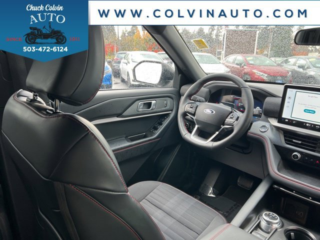 Used 2025 Ford Explorer ST-Line w/ ST-Line Street Pack AWD/4WD image 21
