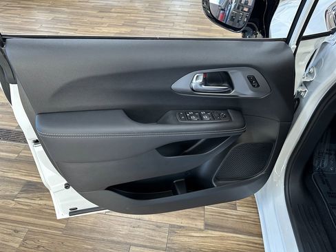 New 2026 Chrysler Pacifica Select image 10