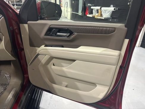 Used 2025 GMC Yukon XL Denali w/ Denali Reserve Package AWD/4WD image 41