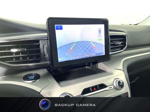 Used 2023 Ford Explorer XLT w/ Equipment Group 202A image 2