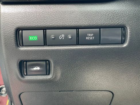 Used 2022 Nissan Sentra SV w/ Trunk Package image 23