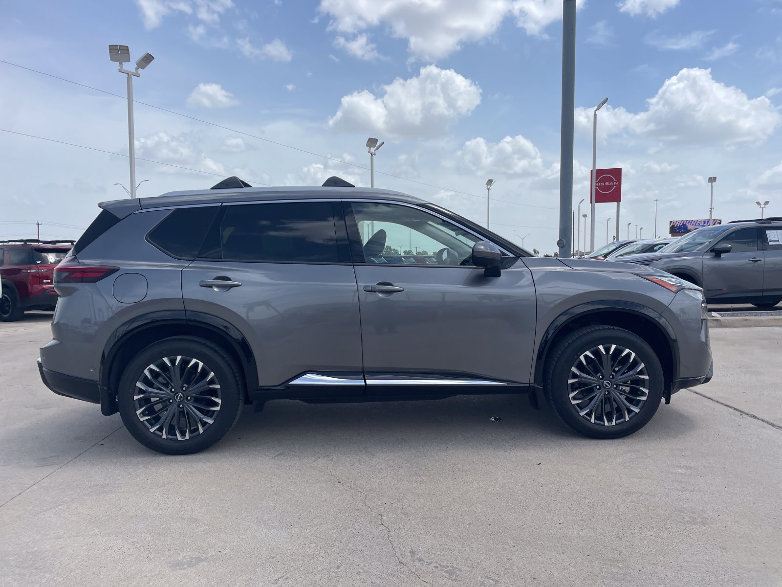 Used 2026 Nissan Rogue Platinum w/ Platinum Premium Package AWD/4WD image 6
