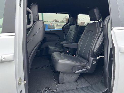 New 2026 Chrysler Pacifica Select image 34