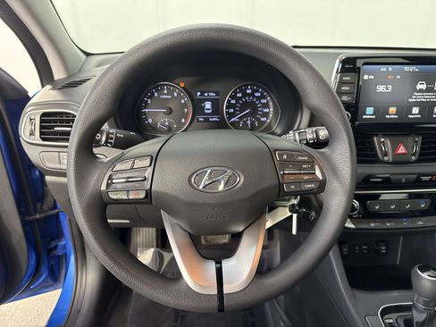 Used 2018 Hyundai Elantra GT FWD image 11