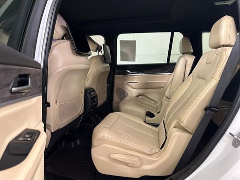 Used 2023 Jeep Grand Cherokee L Limited w/ Rear Seat Video Group I AWD/4WD image 12