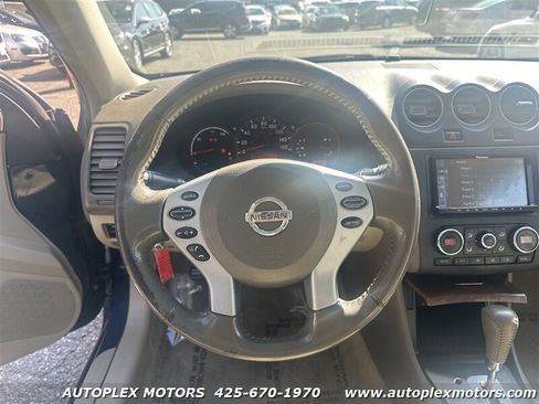 Used 2009 Nissan Altima Hybrid Sedan w/ Connection Pkg image 19