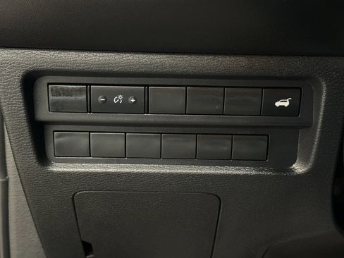 Used 2024 Mitsubishi Outlander SE image 11