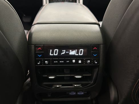 Used 2023 Jeep Grand Cherokee L Summit AWD/4WD image 12