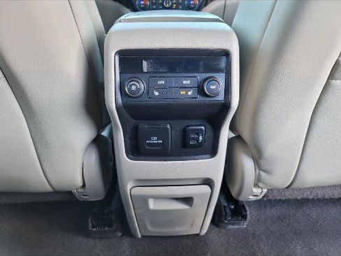 Used 2017 GMC Acadia Denali w/ Technology Package FWD image 35