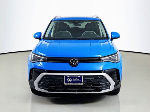 Used 2025 Volkswagen Taos SE w/ Panoramic Sunroof Package AWD/4WD image 6