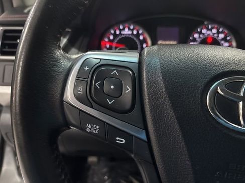 Used 2017 Toyota Camry SE w/ Four Season Floor Mat Package image 19