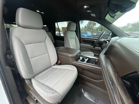 Used 2025 Chevrolet Tahoe LS RWD image 26