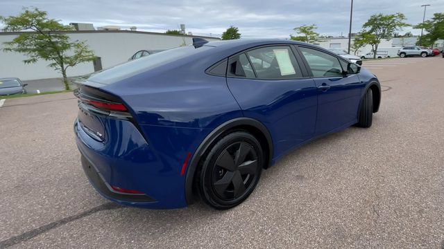 Used 2024 Toyota Prius LE FWD image 2