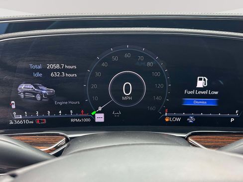 Used 2022 Cadillac Escalade Premium Luxury w/ LPO, Illumination Package image 20