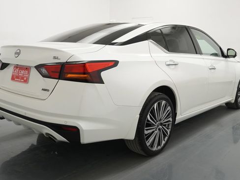 Used 2024 Nissan Altima 2.5 SL AWD/4WD image 8