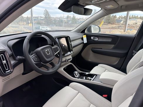 New 2026 Volvo XC40 B5 Plus w/ Protection Package Premier image 10