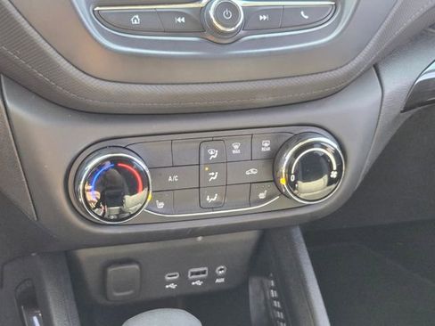 Used 2023 Chevrolet TrailBlazer LT image 24