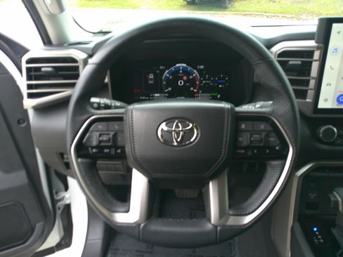 Used 2024 Toyota Tundra Limited image 19