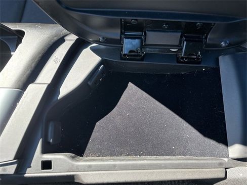 Used 2017 Chevrolet Corvette Stingray w/ Carbon Flash Badge Package image 34