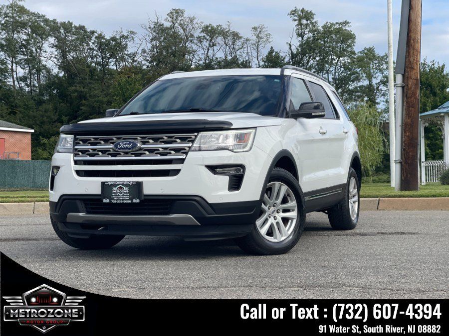 Used 2018 Ford Explorer XLT w/ Equipment Group 202A AWD/4WD image 40