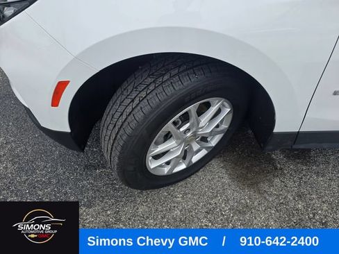 Used 2024 Chevrolet Equinox LS w/ LS Convenience Package AWD/4WD image 29