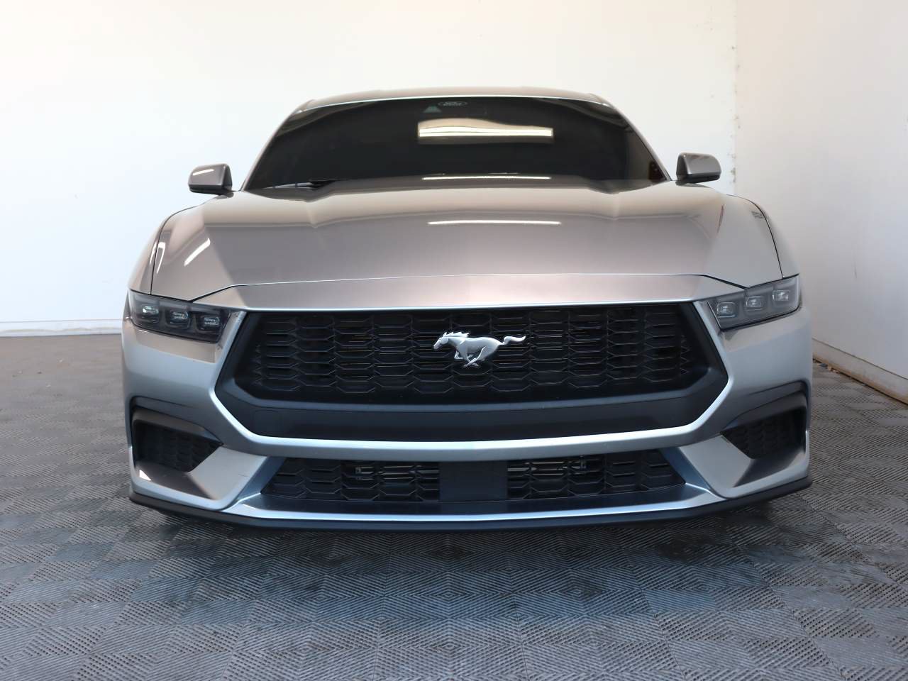 Used 2025 Ford Mustang Premium RWD image 2